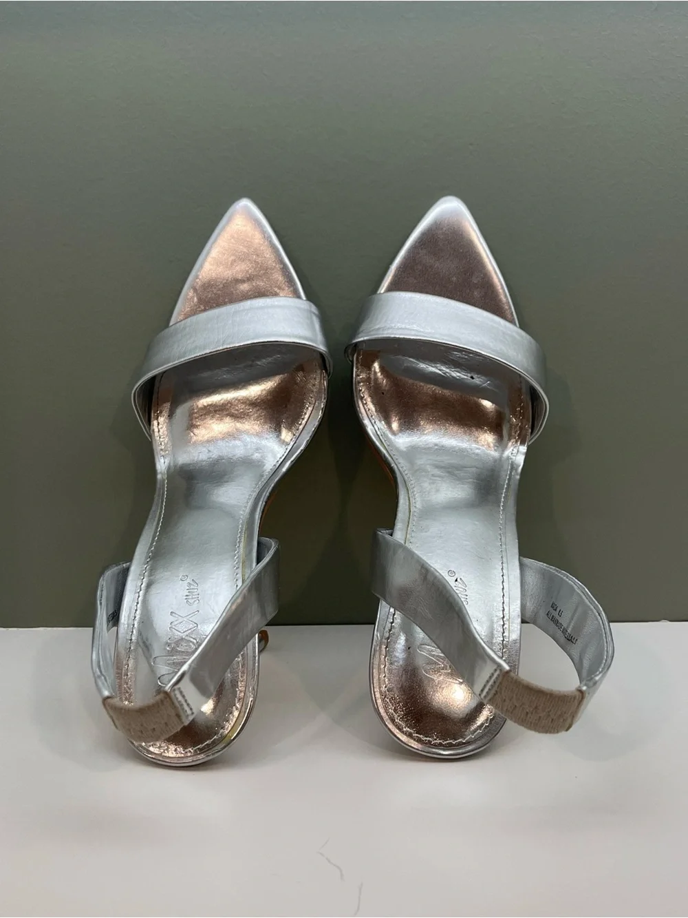 Mixx Shuz Silver Metallic Pointed Toe Slingback Stiletto Heels Size 8.5